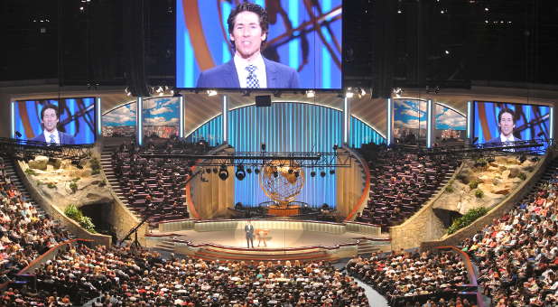 Joel Osteen at Giant Center